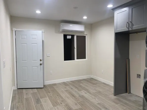 1569 W 23rd St #A, Long Beach, CA 90810