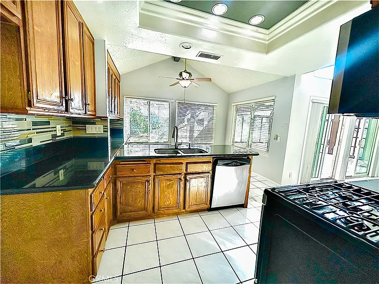 10 Bluff Point Cir — Photo 20