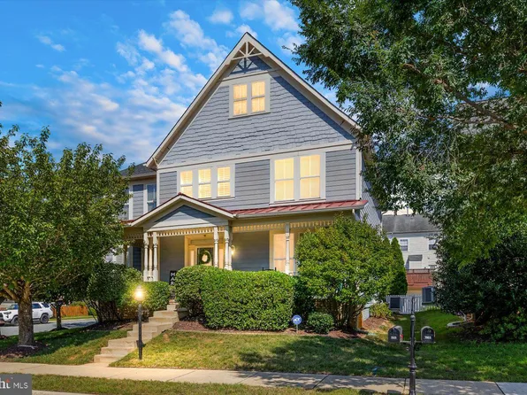 1101 Pickett St, Fredericksburg, VA 22401