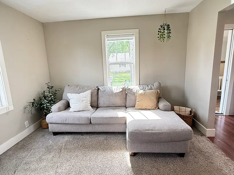 475 Laurel St — Photo 6