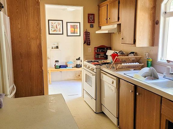 5th image of 1607 Primrose Drive