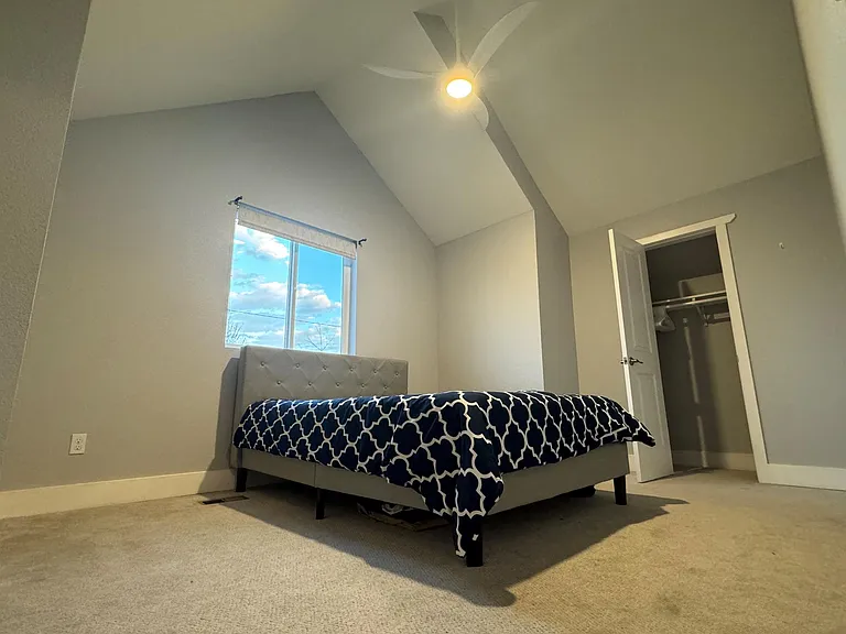 2429 N Clarkson St — Photo 14