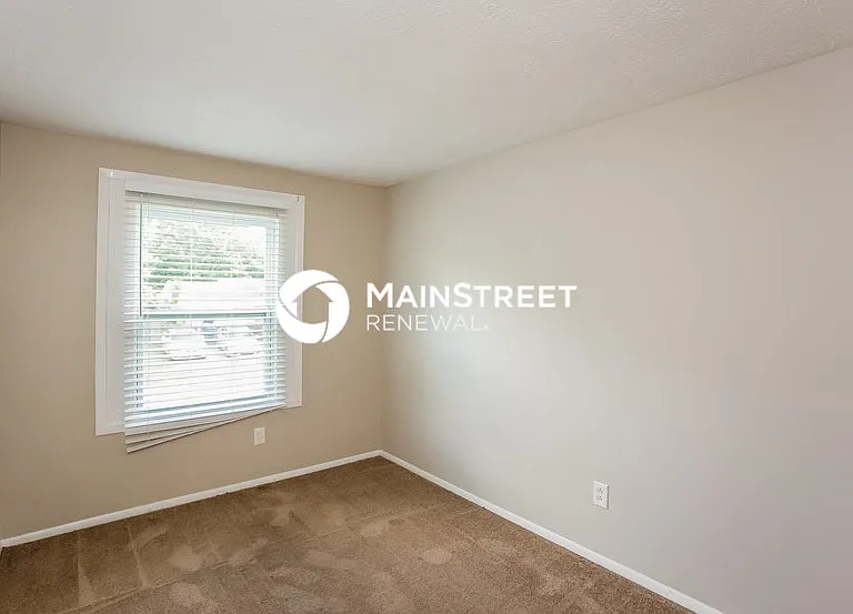 922 Waring Dr W — Photo 9