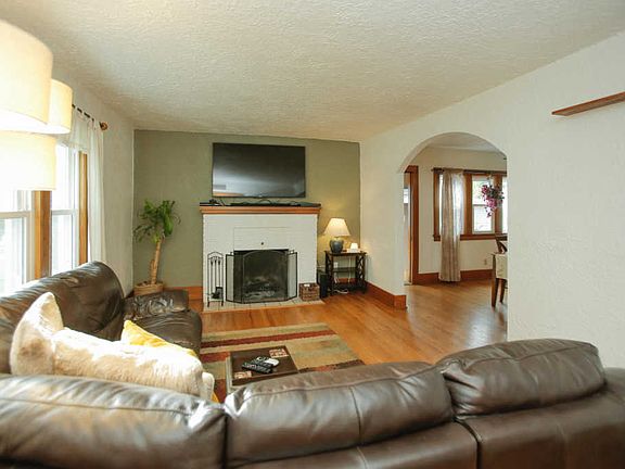 4th image of 124 Highland Ave