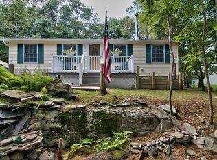 188 Westfall Dr, Dingmans Ferry, PA 18328