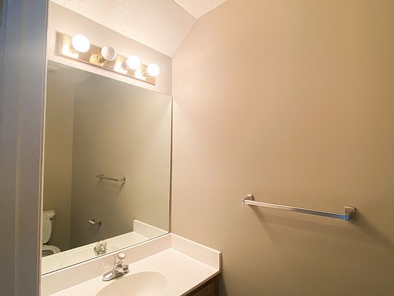 3rd image of 136 Eagle Nest Dr #1