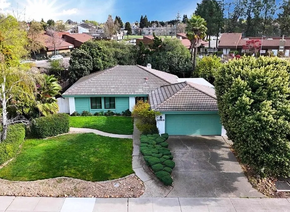 2329 Lido Cir