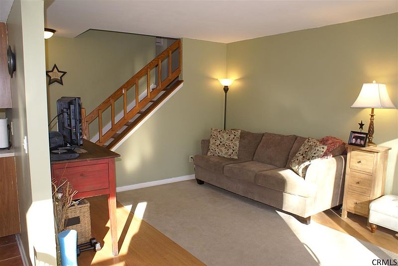 3rd image of 17A LOUIS Avenue