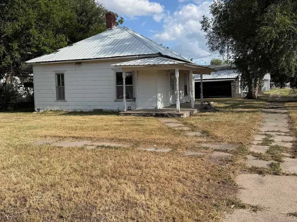 122 N Ford Ave, Bucklin, KS 67834