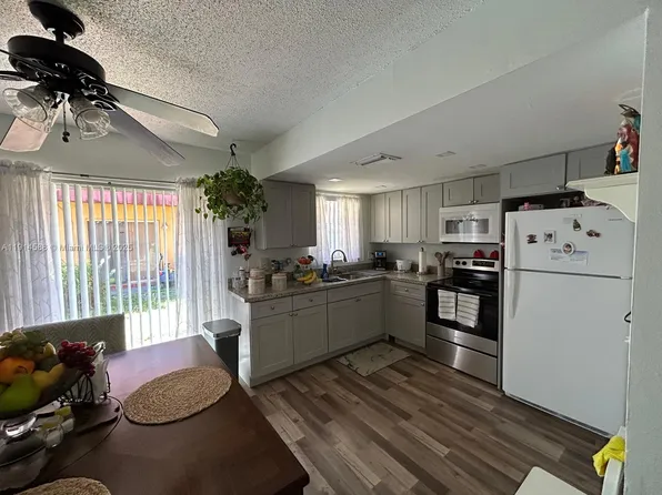 2602 NW 52nd Ave #B15, Lauderhill, FL 33313