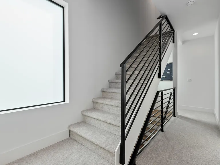 1775B SW Cambridge St — Photo 14