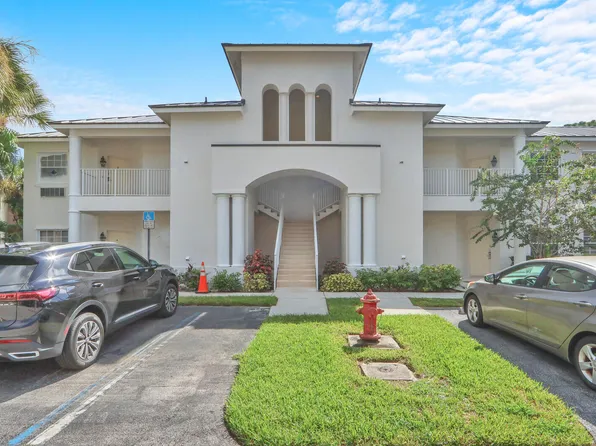 8034 Carnoustie Pl, Pt Saint Lucie, FL