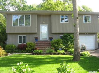 3 Applegate Dr, Mastic, NY 11950