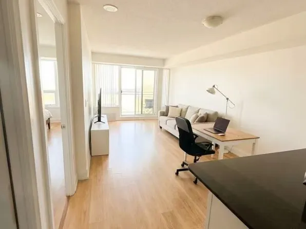 1070 Sheppard Ave W, Toronto, ON