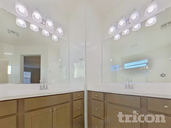 4th image of 30094 W Clarendon Ave