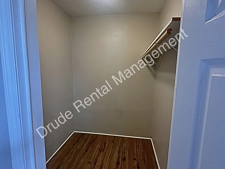 408 E Michigan St — Photo 5