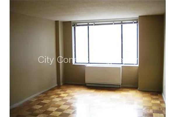 Rented by City Connections Realty | media 3