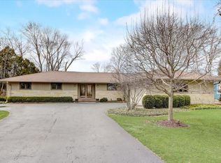 9061 N Lake Dr, Bayside, WI 53217