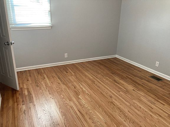 4th image of 212 Cedar Dr