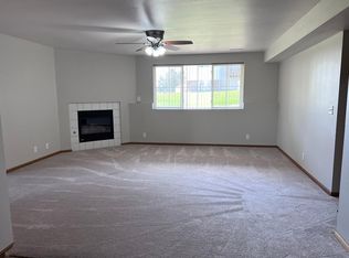 4525 1st Ave SW UNIT 3, Cedar Rapids, IA 52404