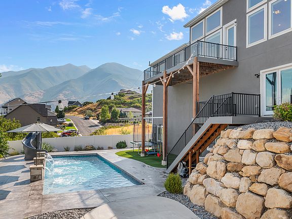 5th image of 2633 E Oak Ridge