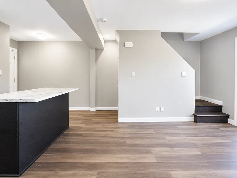 735 Lasalle Blvd — Photo 1
