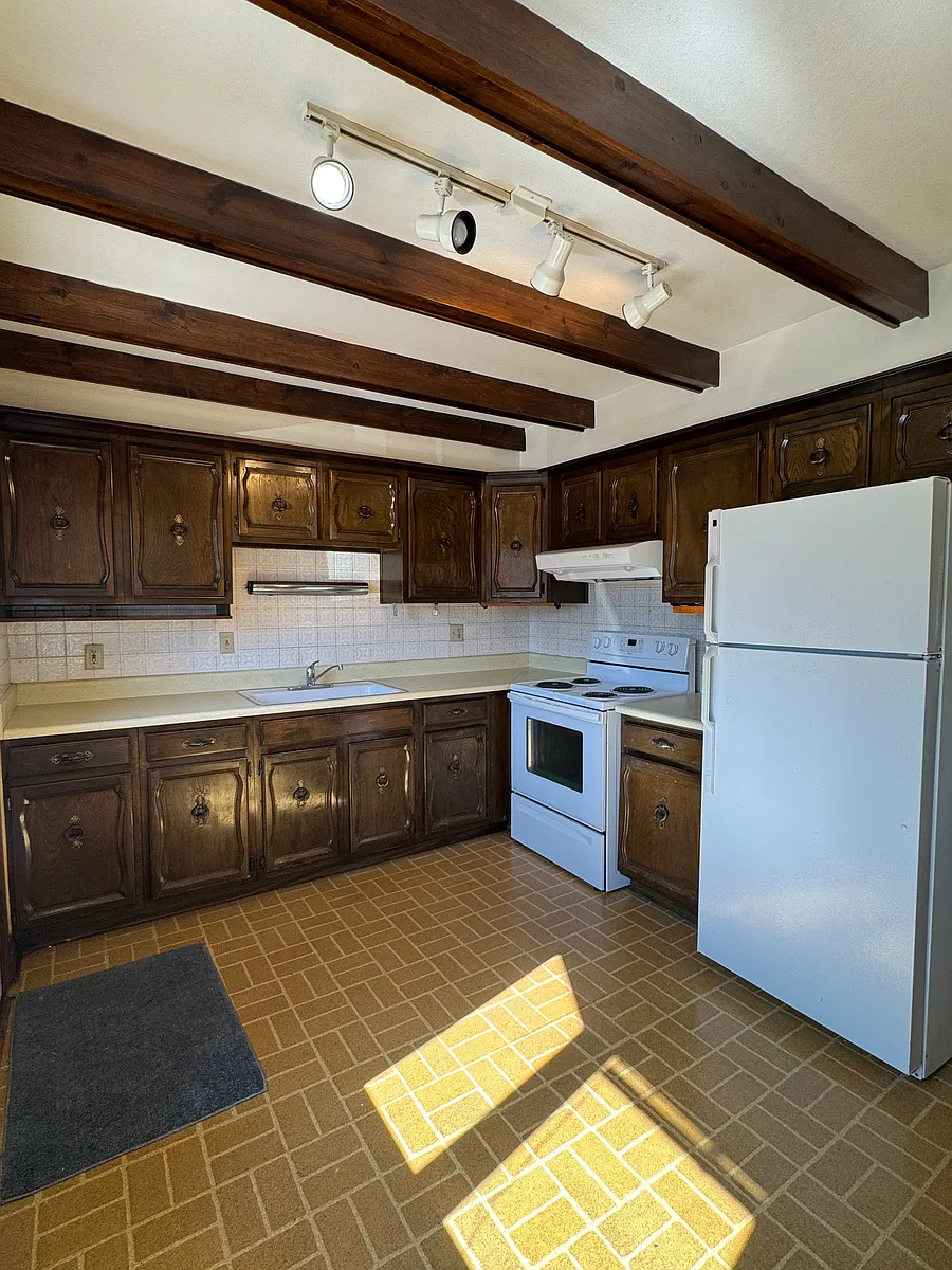 Building Photo - 6231 W Oklahoma Ave #1