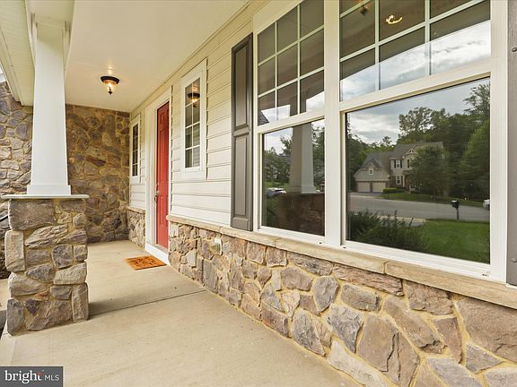 5th image of 1021 Jamis Pl