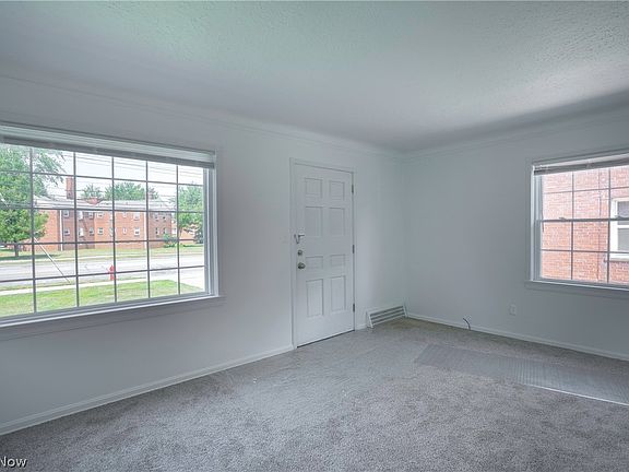 3rd image of 25130-25140 Lake Shore Blvd