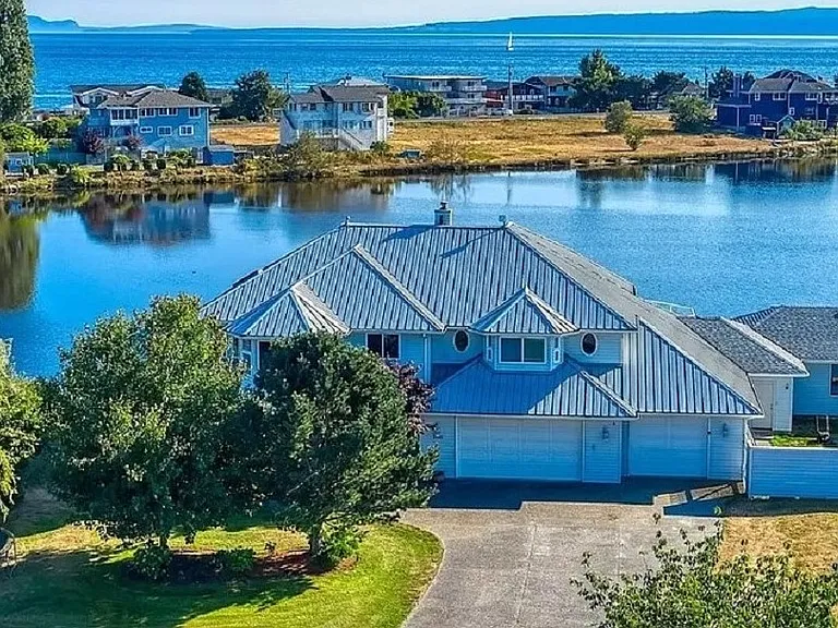 1541 Ocean View Ln — Photo 2
