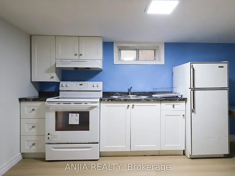 345 Glebemount Ave #LOWER — Photo 5