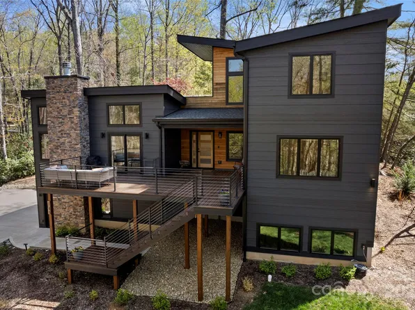 146 Timber Creek Rd, Laurel Park, NC 28739