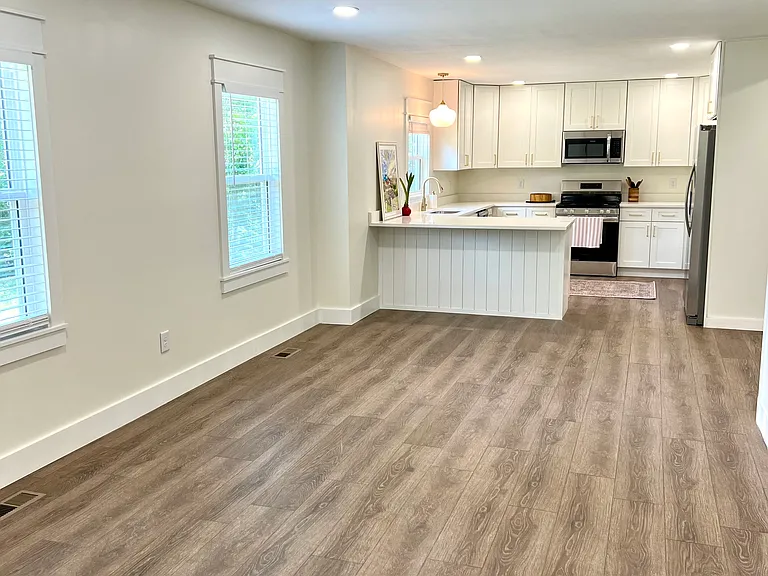 3111 Valley View Dr — Photo 8