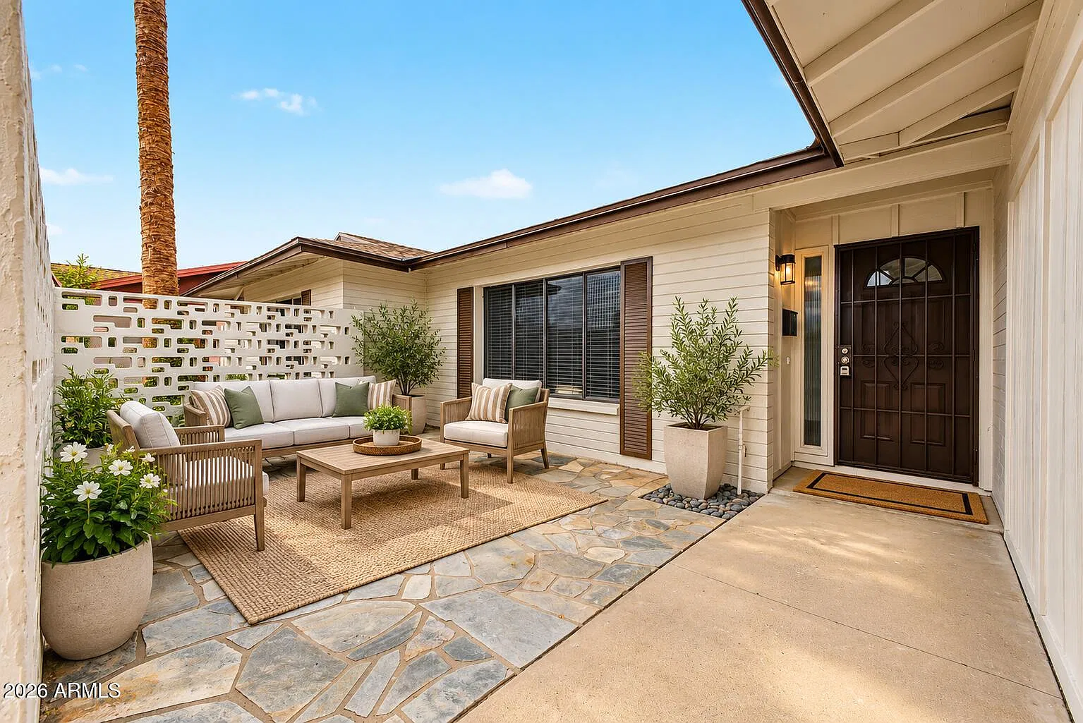 4 bed, 2.0 bath, 1980 sqft, $2,495 — Photo 1
