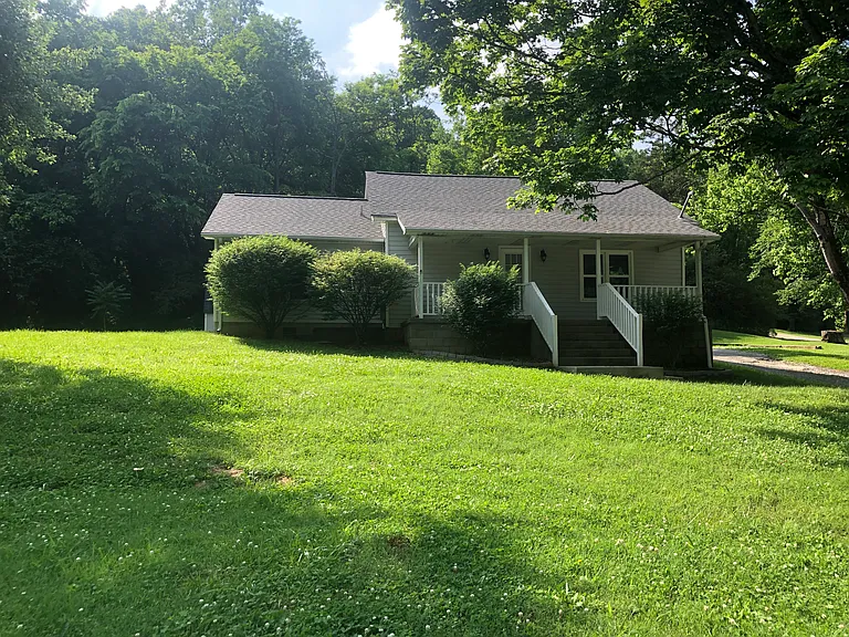 1290 Louisville Hwy — Photo 3