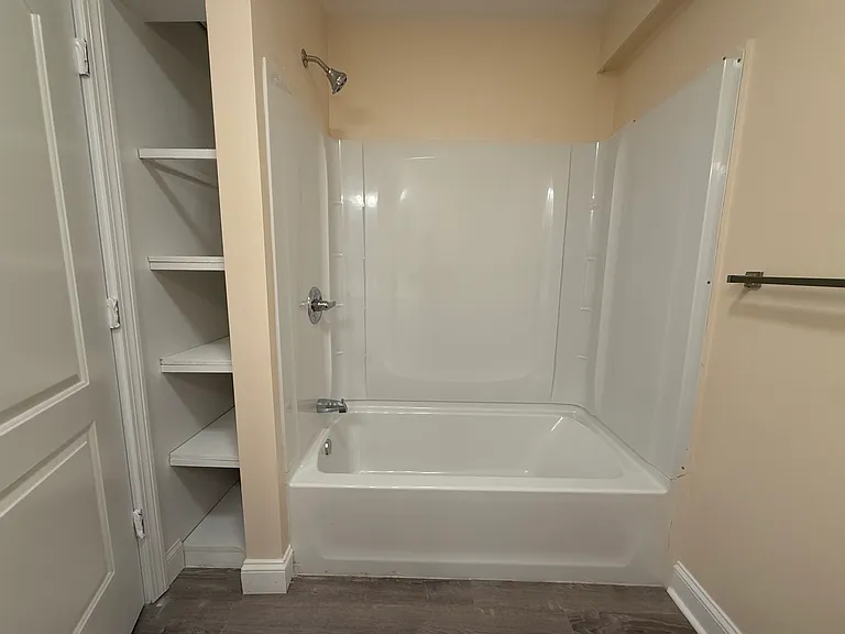 115 Main St #7 — Photo 8