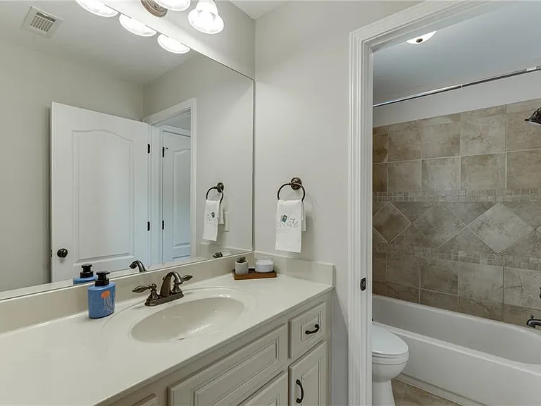 4612 Grandview Pkwy — Photo 34