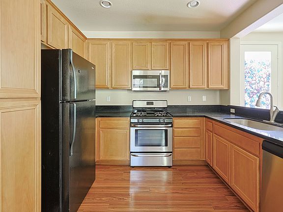 5th image of 10506 Hollingsworth Way