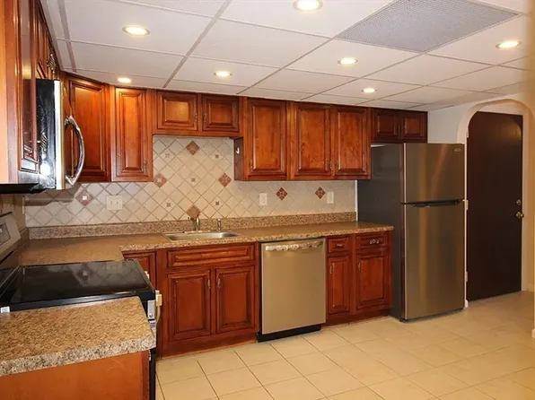 4 Kennedy Ln APT 47, Milford, MA 01757