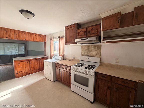5th image of 37 E Brooklyn Ave