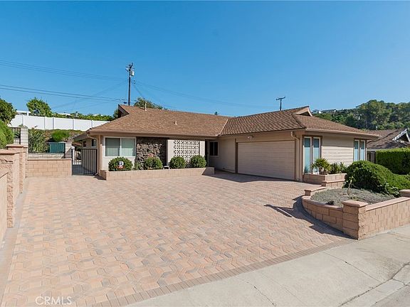 3rd image of 512 Ladera St