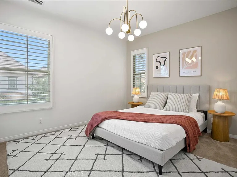 77 Hanging Gdn — Photo 14