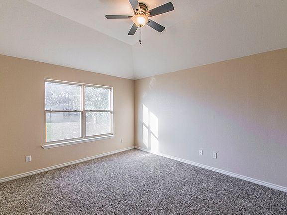 5th image of 417 E Avenue S
