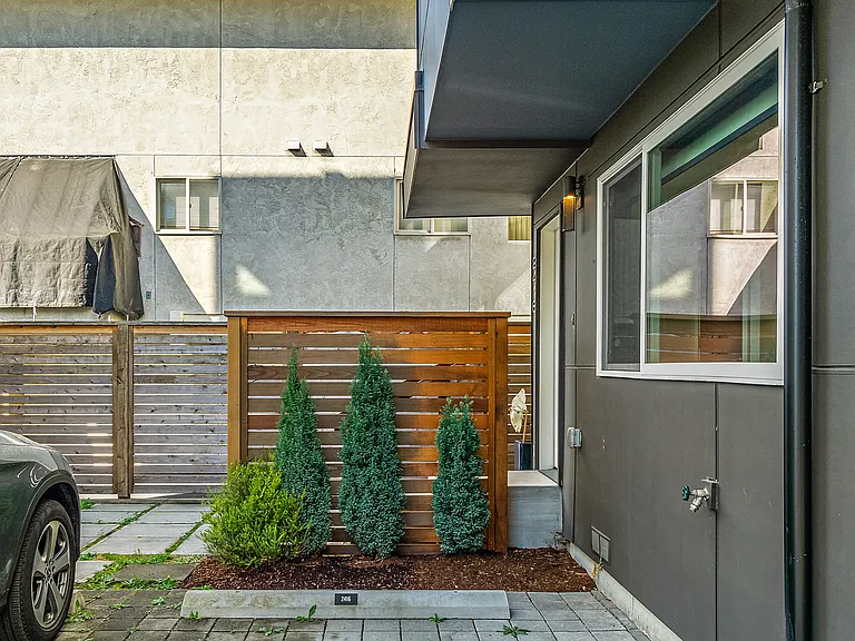 2416 NW 62nd St — Photo 13