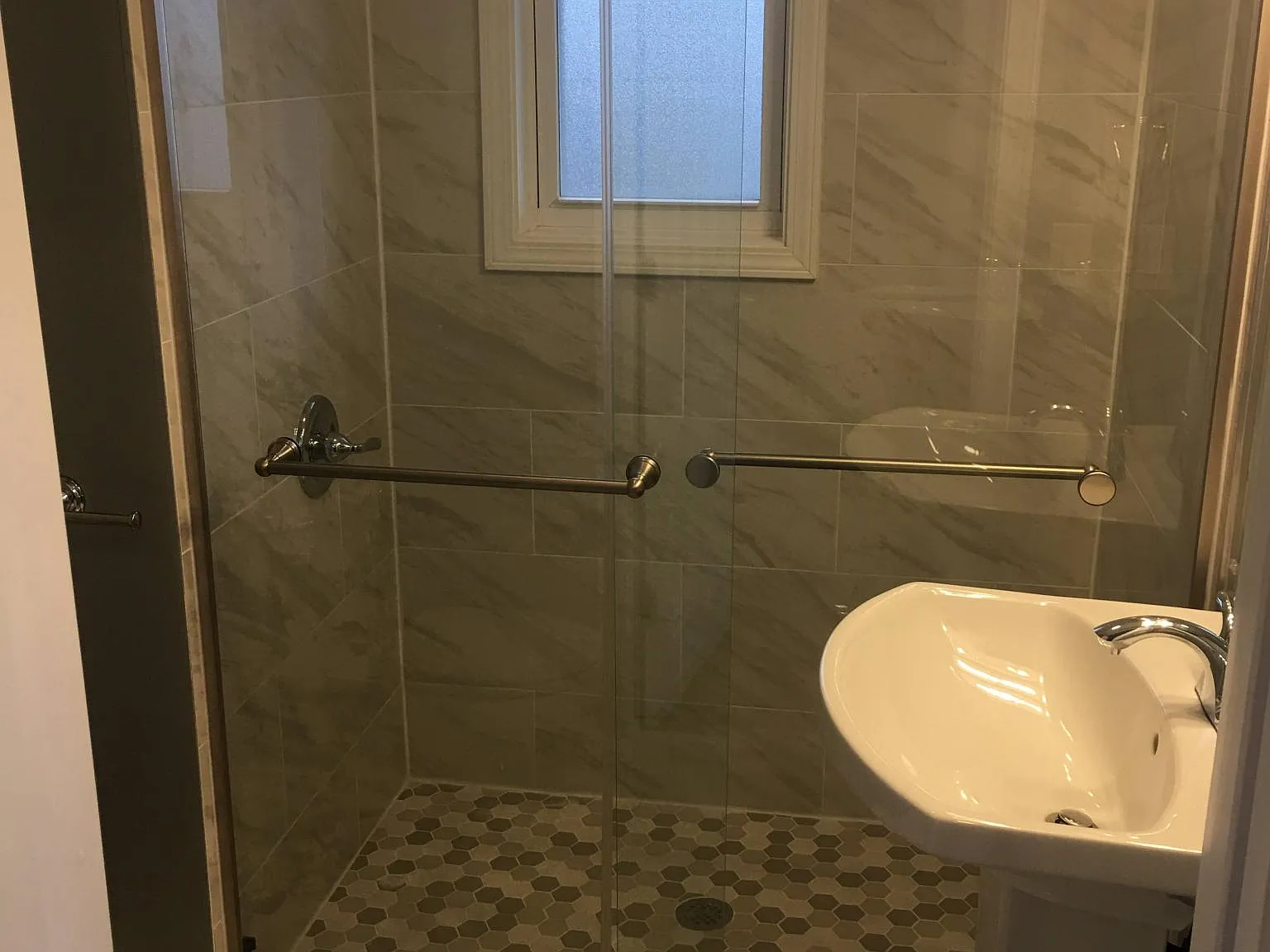 1 bed, 1300 sqft, $875 — Photo 3