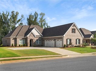 1670 Hidden Lakes Dr, Opelika, AL 36801