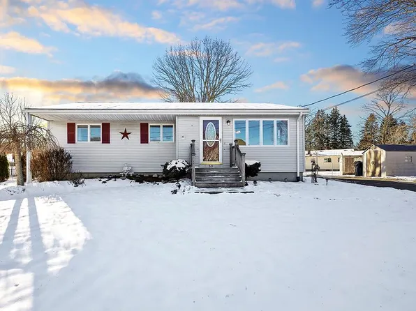 59 Montcalm Rd, Warwick, RI 02889