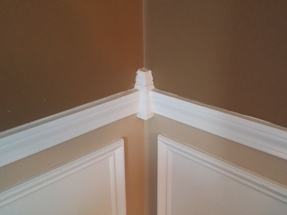 Corner Block-Chair Moulding