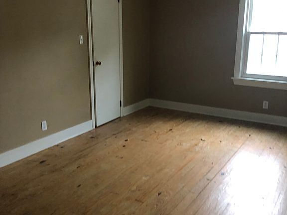 5th image of 49 Martha Pl
