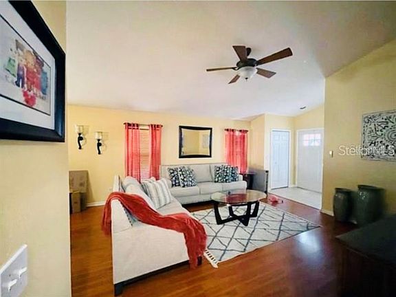 3rd image of 11104 Elsinore Ct